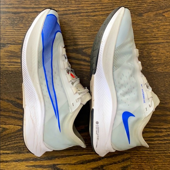 Athletic_Shoes
